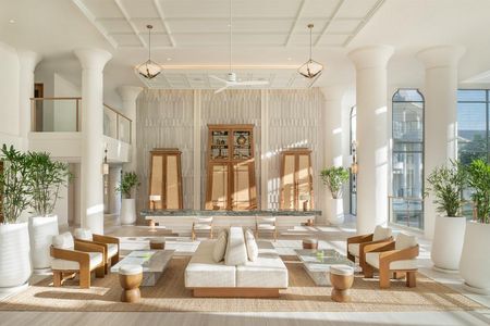 In der Lobby des Centara Reserve Samui in Thailand treffen erhabene Eleganz und moderne Innenarchitektur aufeinander