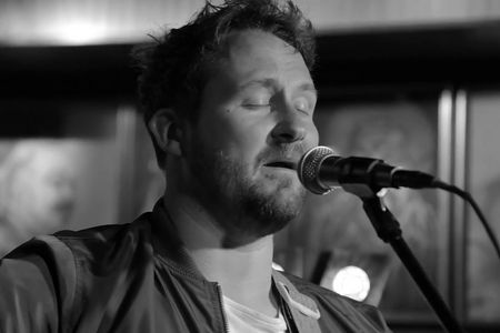 Der Luebecker Songschreiber Florian Kuenstler ist einer der eindringlichsten und interessantesten neuen Saenger des Landes