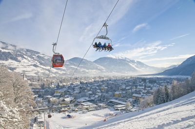 Am Hochstein, Hausberg von Osttirols Hauptstadt Lienz, stehen Snowboardern und Skifahrern 16 Pistenkilometer und vier Lifte zur Verfügung. Jedes Jahr findet dort ein Weltcup-Rennen der Frauen statt