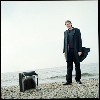 Peter Madsen ist ein US-amerikanischer Jazzpianist