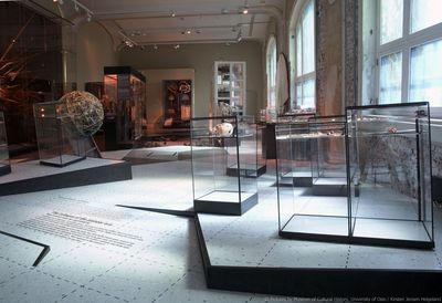 Auch dann, wenn es eigentlich gar nicht notwendig waere, die Ausstellungsstuecke hinter Glas zu verbergen kann es durchaus sinnvoll sein