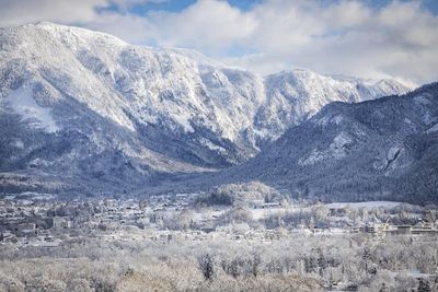 Lebendige Kultur und alpine Natur locken Genießer wie Gesundheitsbewusste auch im Winter in die oberbayerische Kurstadt Bad Reichenhall