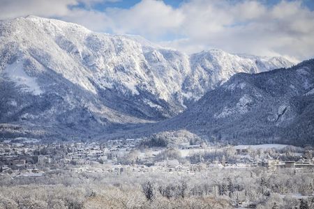 Lebendige Kultur und alpine Natur locken Genießer wie Gesundheitsbewusste auch im Winter in die oberbayerische Kurstadt Bad Reichenhall