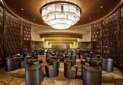 Auch der Zugang zu einer Premium Airport Lounge wie der Al Reem Lounge in Abu Dhabi ist über Holiday Extras für jeden Reisenden buchbar