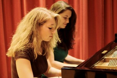 Hannah und Maura geben beim Kissinger Winterzauber ein Konzert
