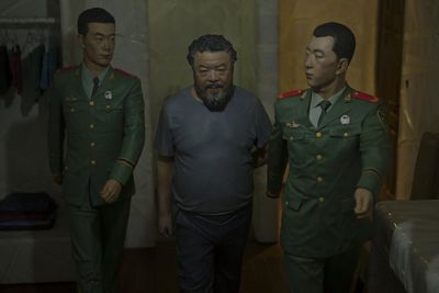 Film Ai WeiWei The Fake Case mit Beamten Film Ai WeiWei The Fake Case mit Beamten
