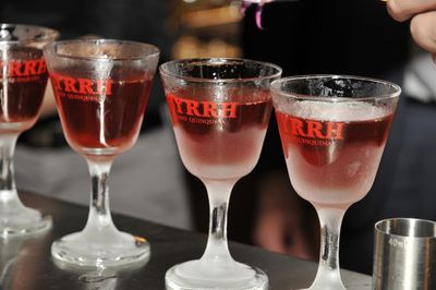 Essen und Trinken Byrrh Flasche