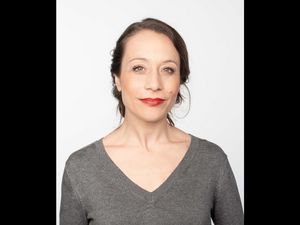 Janina Sachau spielt die Hauptrolle in Gift Eine Ehegeschichte, am  Schauspiel Essen
