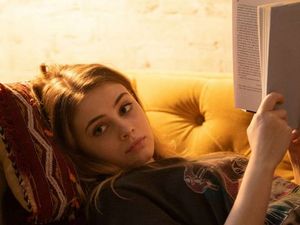 Tessa, Josephine Langford verliebt sich in den unverschaemt, unberechenbar und verdammt sexy aussehenden Bad Boy Hardin Scott, HERO FIENNES TIFFIN