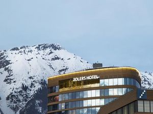 Neben dem aDLERS Lifestyle-Hotel Innsbruck befindet sich der Hauptbahnhof, von dem Gäste in weniger als einer Stunde die umliegenden Tiroler Freeride- und Wintersportgebiete erreichen Neben dem aDLERS Lifestyle-Hotel Innsbruck befindet sich der Hauptbahnhof, von dem Gäste in weniger als einer Stunde die umliegenden Tiroler Freeride- und Wintersportgebiete erreichen