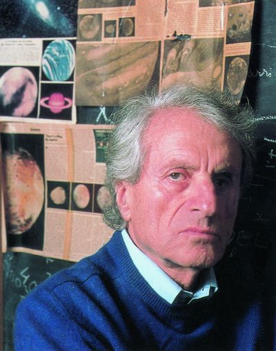 Der griechische Komponist Iannis Xenakis spielt auf dem Festival fuer Neue Musik in Essen