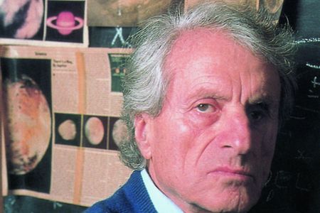 Der griechische Komponist Iannis Xenakis spielt auf dem Festival fuer Neue Musik in Essen