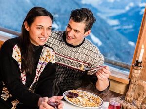 Einige Huetten rund um Schenna in Suedtirol sind auch in der kalten Jahreszeit fuer sanfte Wintersportler geoeffnet Einige Huetten rund um Schenna in Suedtirol sind auch in der kalten Jahreszeit fuer sanfte Wintersportler geoeffnet