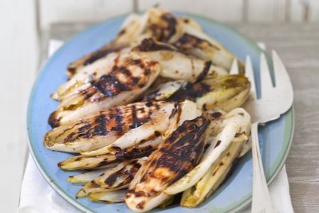 Gegrillte Chicoree mit Balsamico-Essig