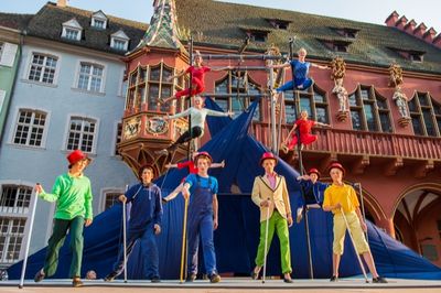 Circus Harlekin beim Muenstersommer Freiburg