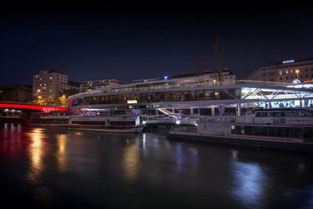 Restaurant im Speed Boat - Hot Spots Wien - Motto am Fluss
