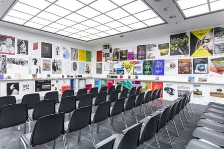 Ausstellung in Frankfurt am Main: KUNSTGESCHICHTEN IM STEINERNEN HAUS - TO THE PEOPLE OF THE CITY bis zum 3.2.2013 im Frankfurter Kunstverein