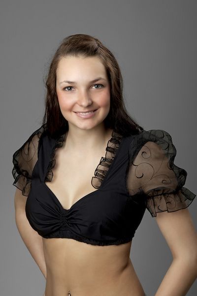 Nanenda Dirndlbluse Schwarz