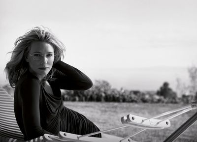 Cate Blanchett fuer Silhouette auf dem Balkon