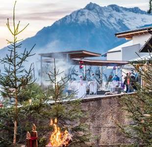 Der Schenner Bauernadvent wird jedes Jahr auf unterschiedlichen Hoefen der Gemeinde oberhalb von Meran veranstaltet