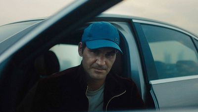 Natuerlich gewinnt der Spot fuer die C-Klasse. Mercedes-Markenbotschafter Roger Federer