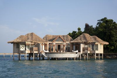 Reisen Song Saa Private Island Hotelzimmer ueber Meer