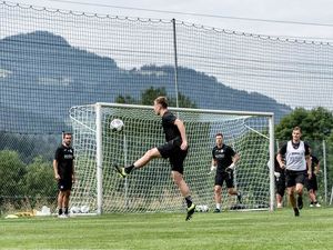 Profifußball-Trainingslager am Wilden Kaiser in Tirol Saisonvorbereitung vor kaiserlicher Kulisse Profifußball-Trainingslager am Wilden Kaiser in Tirol Saisonvorbereitung vor kaiserlicher Kulisse