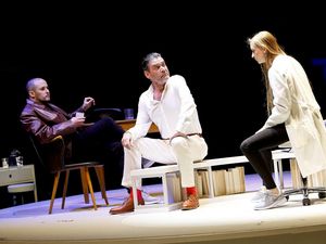 Max Frischs Biografie Ein Spiel ab dem 20. Dezember wieder im Essener Grillo-Theater mit Stefan Migge, Jens Winterstein und Silvia Weiskopf Max Frischs Biografie Ein Spiel ab dem 20. Dezember wieder im Essener Grillo-Theater mit Stefan Migge, Jens Winterstein und Silvia Weiskopf