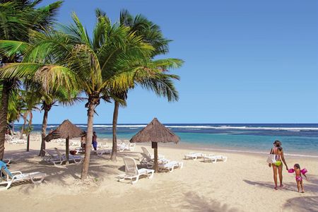 Pierre et Vacances Franzoesische Antillen Resort am Strand