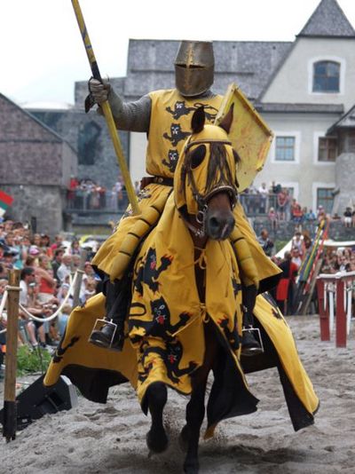 Zeit im Mittelalter - Ritterspiele Ehrenberg in Reutte / Tirol Zeit im Mittelalter - Ritterspiele Ehrenberg in Reutte / Tirol