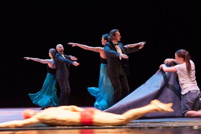 das gewicht der schwaemme theater bielefeld