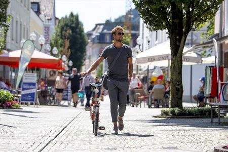 Bad Reichenhall in Oberbayern feiert 175 Jahre BADekur – unter anderem mit einem neuen Audio-Rundgang sowie speziellen Erholungsangeboten fuer Maenner