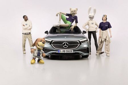 Die limitierte Sammler- und Modekollektion wird am 21. Juni mit einem exklusiven Event im Superplastic Flagship Store in New York vorgestellt