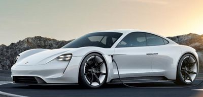 Designer der Porsche AG und von Lucasfilm Ltd. haben gemeinsam ein Raumschiff-Design entwickelt, das die Design-DNA beider Marken in sich vereint.