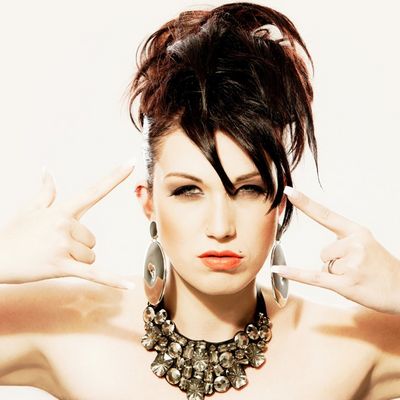 Anika Karabas alias Hella Donna praesentiert neue Singleauskoppelung aus neuem Album