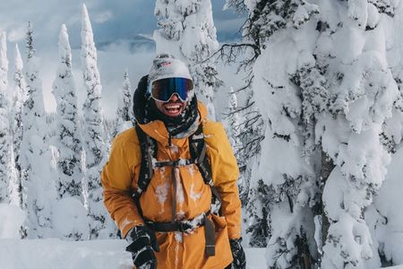 Egal ob niedrigste Temperaturen oder feuchtes Wetter, mit der BURTON Kollektion bleiben sie warm und trocken