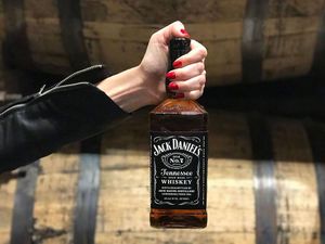 Im Jahr 1866 ins Leben gerufen, ist Jack Daniel‘s in Lynchburg die älteste registrierte Brennerei der Vereinigten Staaten und im National Register of Historic Places eingetragen Im Jahr 1866 ins Leben gerufen, ist Jack Daniel‘s in Lynchburg die älteste registrierte Brennerei der Vereinigten Staaten und im National Register of Historic Places eingetragen