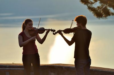 Kinde spielen klassische Instrumente Kinde spielen klassische Instrumente