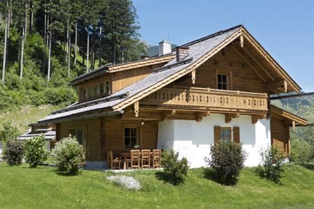 Feriendorf Holzlebʼn im Salzburger Land