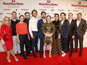 Auf dem Foto v.l.n.r.: Anna Jetel, Germar Tetzlaff, Adina Mungenast, Stefan Gaertner, Frederik Goetz, David Dietl, Alicia von Rittberg, Nilam Farooq, Marc Benjamin, Benjamin Bach, Thomas Peter Friedl Auf dem Foto v.l.n.r.: Anna Jetel, Germar Tetzlaff, Adina Mungenast, Stefan Gaertner, Frederik Goetz, David Dietl, Alicia von Rittberg, Nilam Farooq, Marc Benjamin, Benjamin Bach, Thomas Peter Friedl
