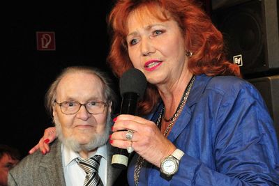 Regina  Thoss wurde 1964 von Heinz Quermann entdeckt und ist noch heute erfolgreich für ihr Publikum auf Tour. Sie war Überraschungsgast für Gerd Natschinski, der zu den renommiertesten Komponisten der DDR zaehlt.