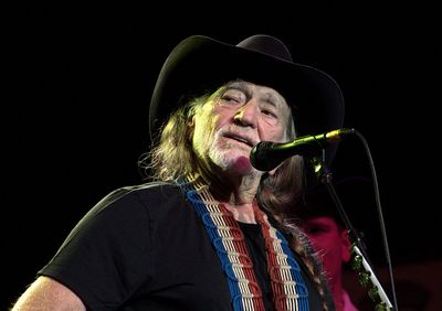 Rookie, Titelgeschichte über Willie Nelson