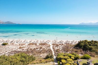 Die Playa de Muro gehört zu den schönsten Stränden der Welt – und liegt fußläufig zum Fünf-Sterne-Grupotel Parc Natural & Spa