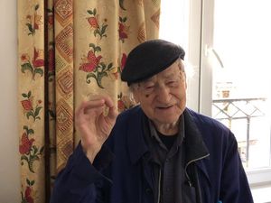 Jonas Mekas, dieser unglaubliche Filmschaffende zaehlte zur Speerspitze der amerikanischen Filmkunst Jonas Mekas, dieser unglaubliche Filmschaffende zaehlte zur Speerspitze der amerikanischen Filmkunst