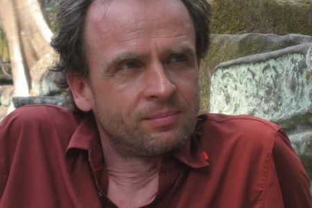 Georg Maas ist ein deutscher freischaffender Drehbuchautor und Regisseur.