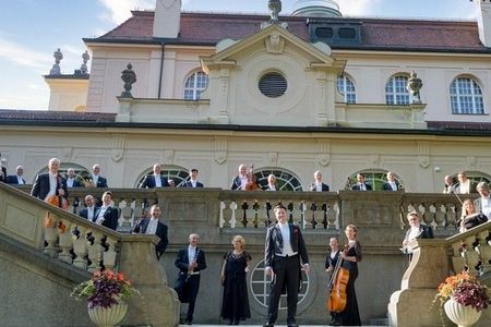 Unter Musik-Liebhabern sind die Bad Reichenhaller Philharmoniker und ihr Chefdirigent Daniel Spaw unter anderem für spektakuläre Live-Events