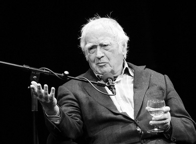 Martin Walser, Für Wolfgang Herles ist es die "konzentrierteste Form einer inneren Biografie mit blitzenden Sätzen und blendenden Gedanken".