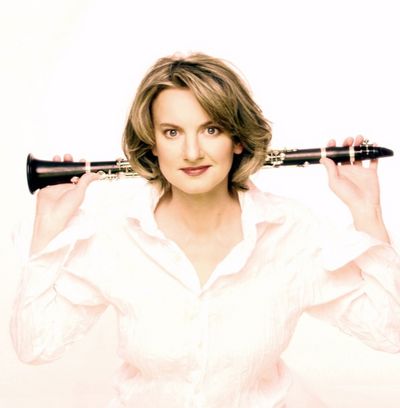 Konzert Klassik: Lauschen Sie der Musik von Mozart und Schostakowitsch beim 4. Sinfoniekonzert mit der Klarinettistin Sabine Meyer