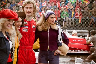 RUSH – Alles für den Sieg. Der britische Rennfahrer James Hunt gespielt von Chris Hemsworth