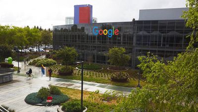 Google ist fein raus. Finanzamt holt sich die Steuern nicht bei Google, sondern bei den deutschen Unternehmen